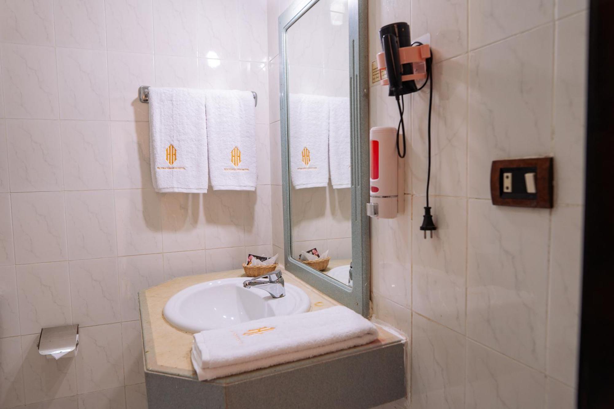 Hotel El Khan